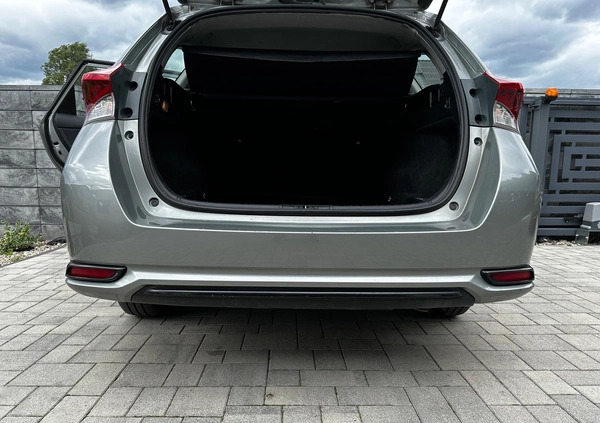 Toyota Auris cena 56000 przebieg: 117000, rok produkcji 2018 z Toruń małe 92